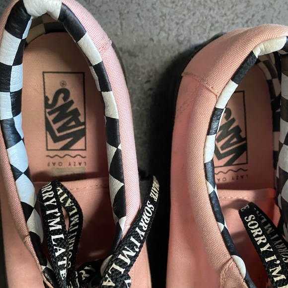 2018 Lazy Oaf x Vans pink I’m Sorry shoes size 7.5 - Picture 2 of 7